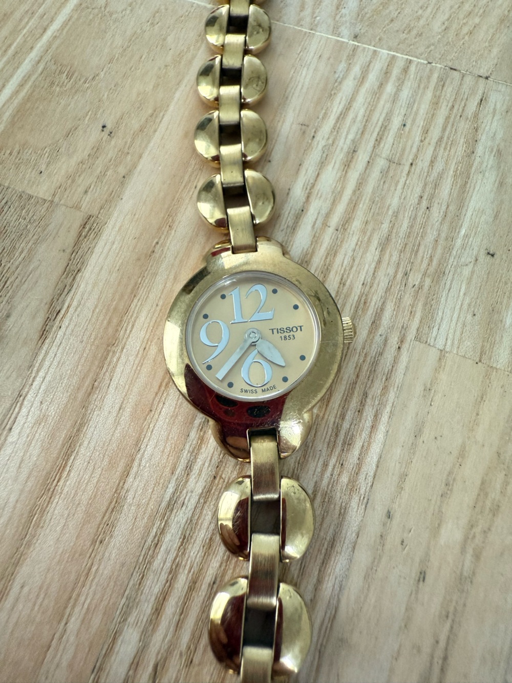 Tissot 1853 ladies gold tone watch NEW BATTERY
